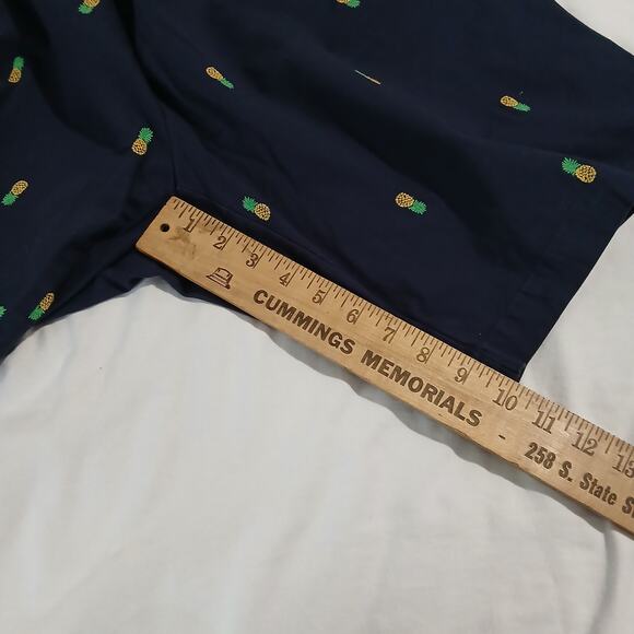 Charter Club Pant Shop/Woman size 20 Navy 10" inseam flat front PINEAPPLE shorts - Picture 7 of 9